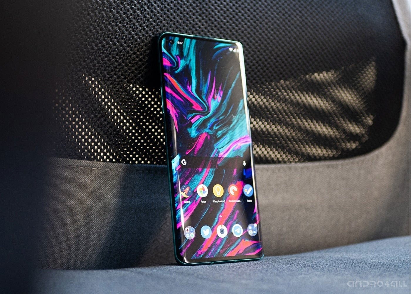 OnePlus 8 Pro, frontal