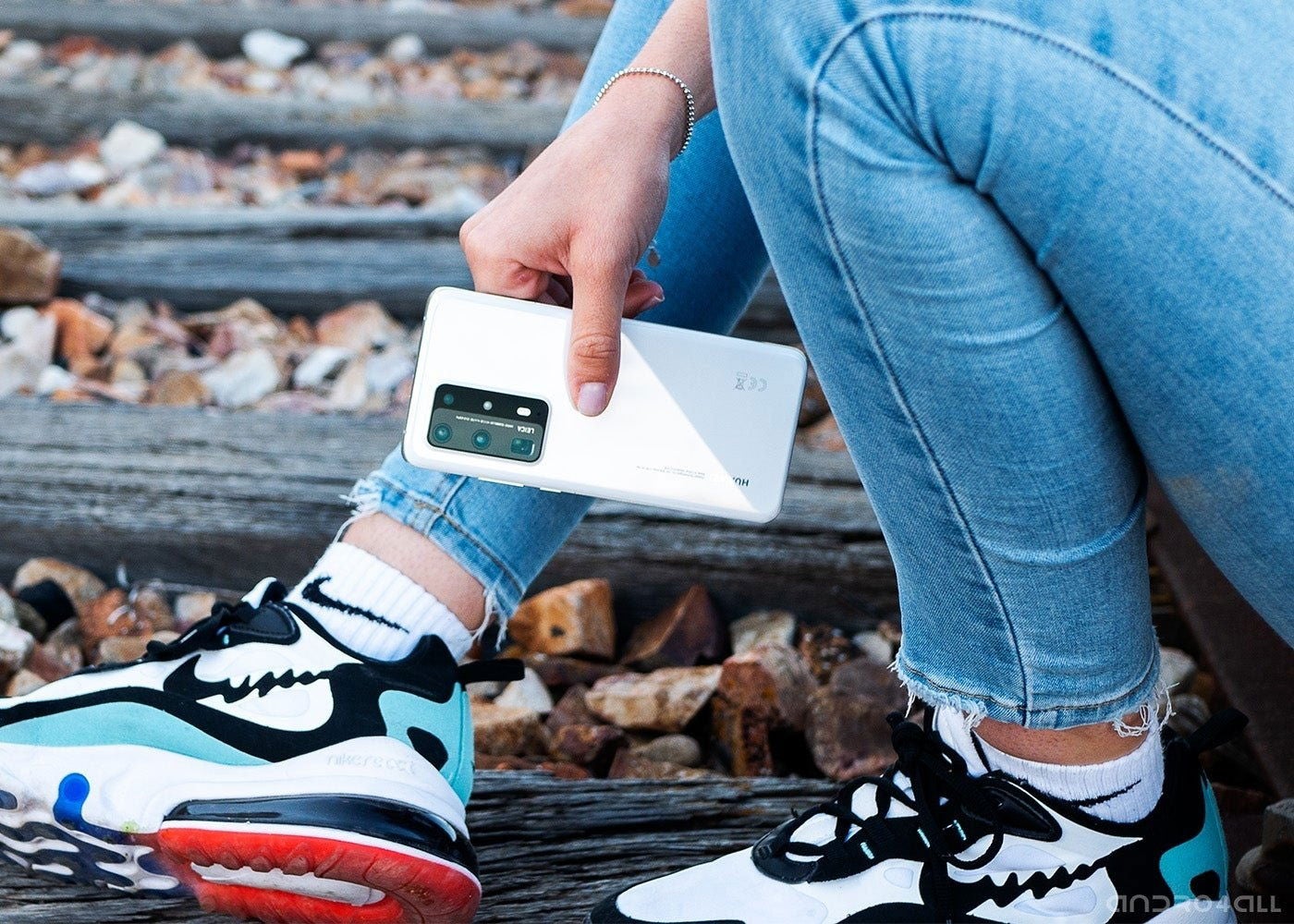 Probablemente, el mejor móvil del año en términos generales, y el más difícil de recomendar