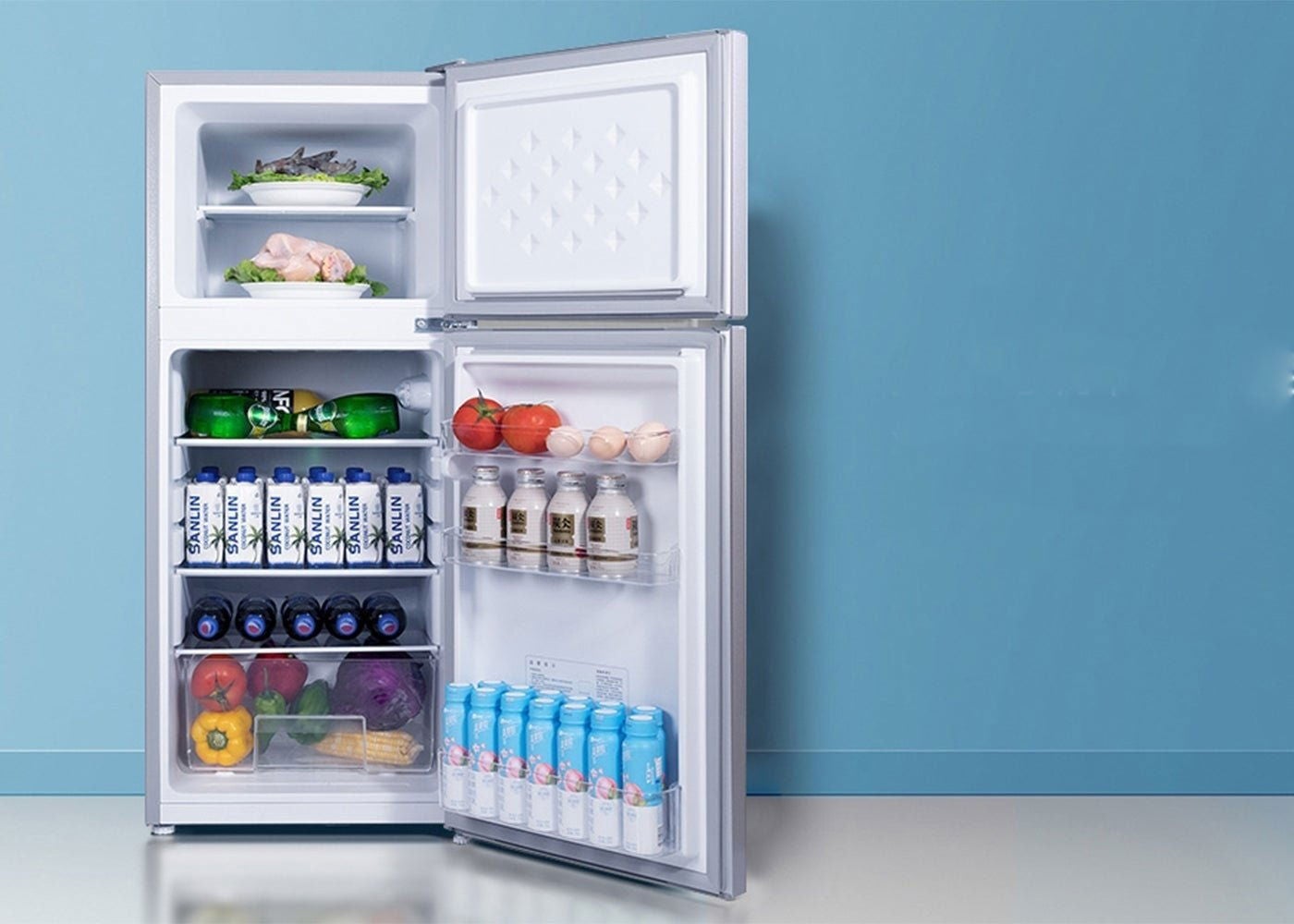 La nevera de Xiaomi tiene un congelador de 35 litros en su parte superior.