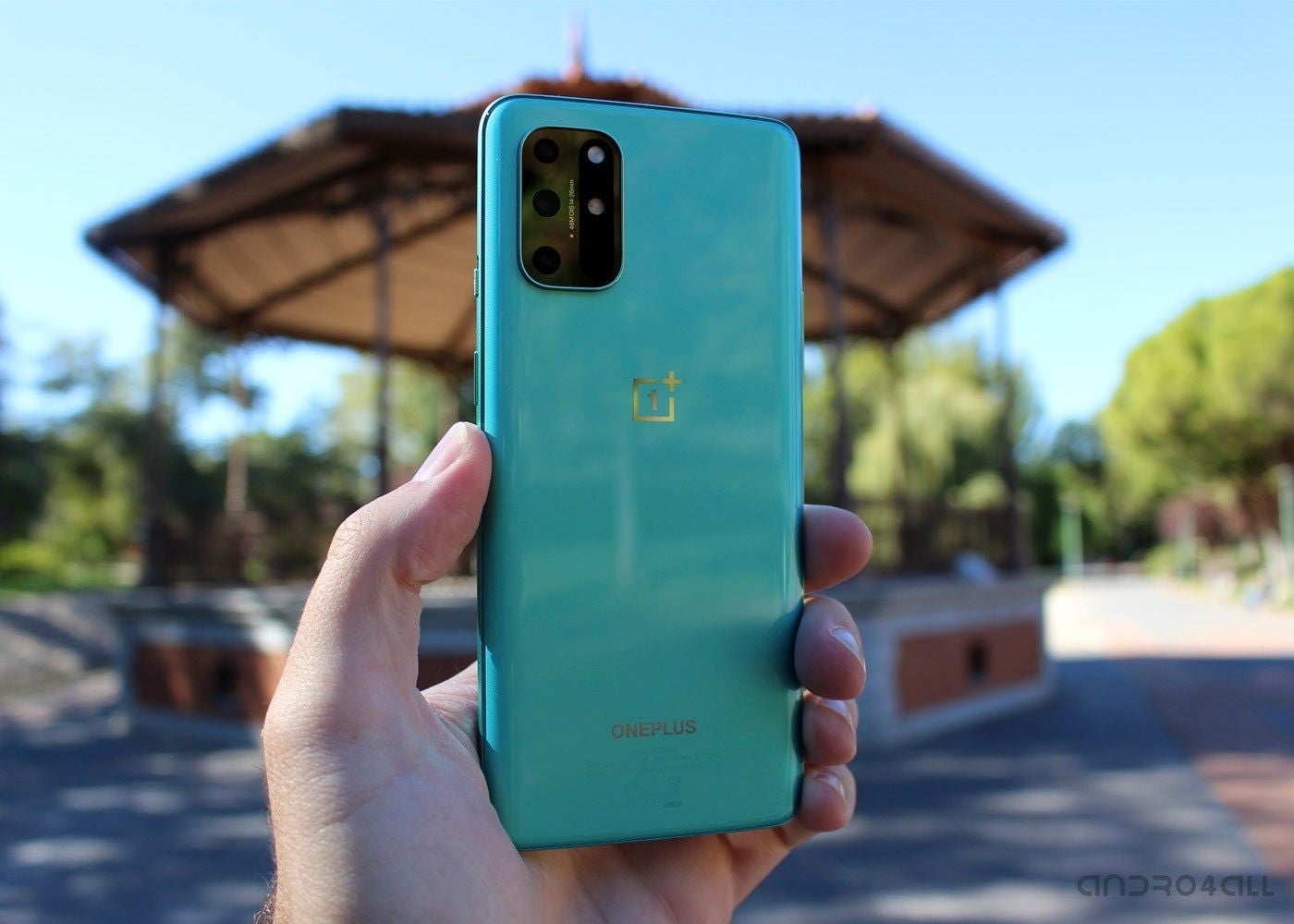 El OnePlus 8T sale a la venta el 20 de octubre a un precio de 599 euros.