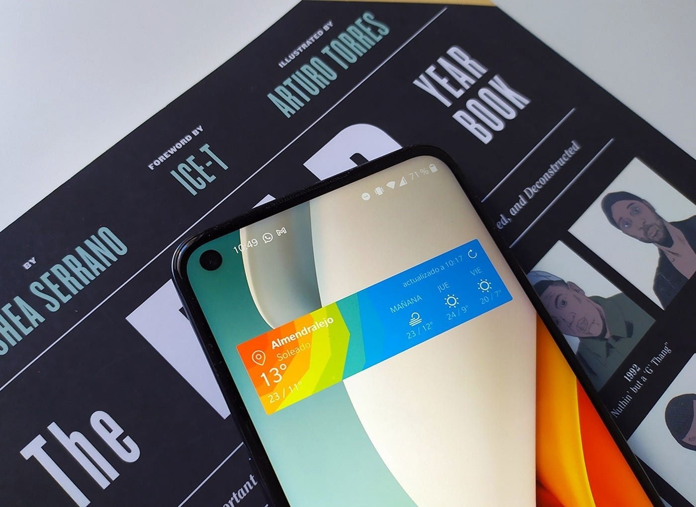 El brillo del panel del OnePlus Nord N10 5G se queda algo corto en exteriores.