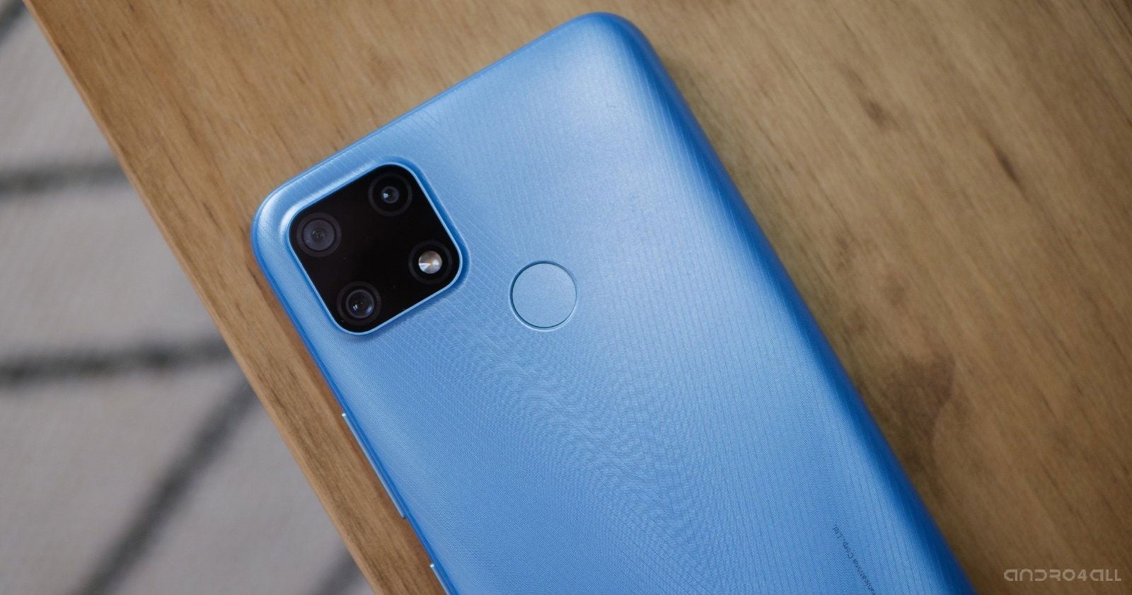 El lector de huellas del realme 7i.