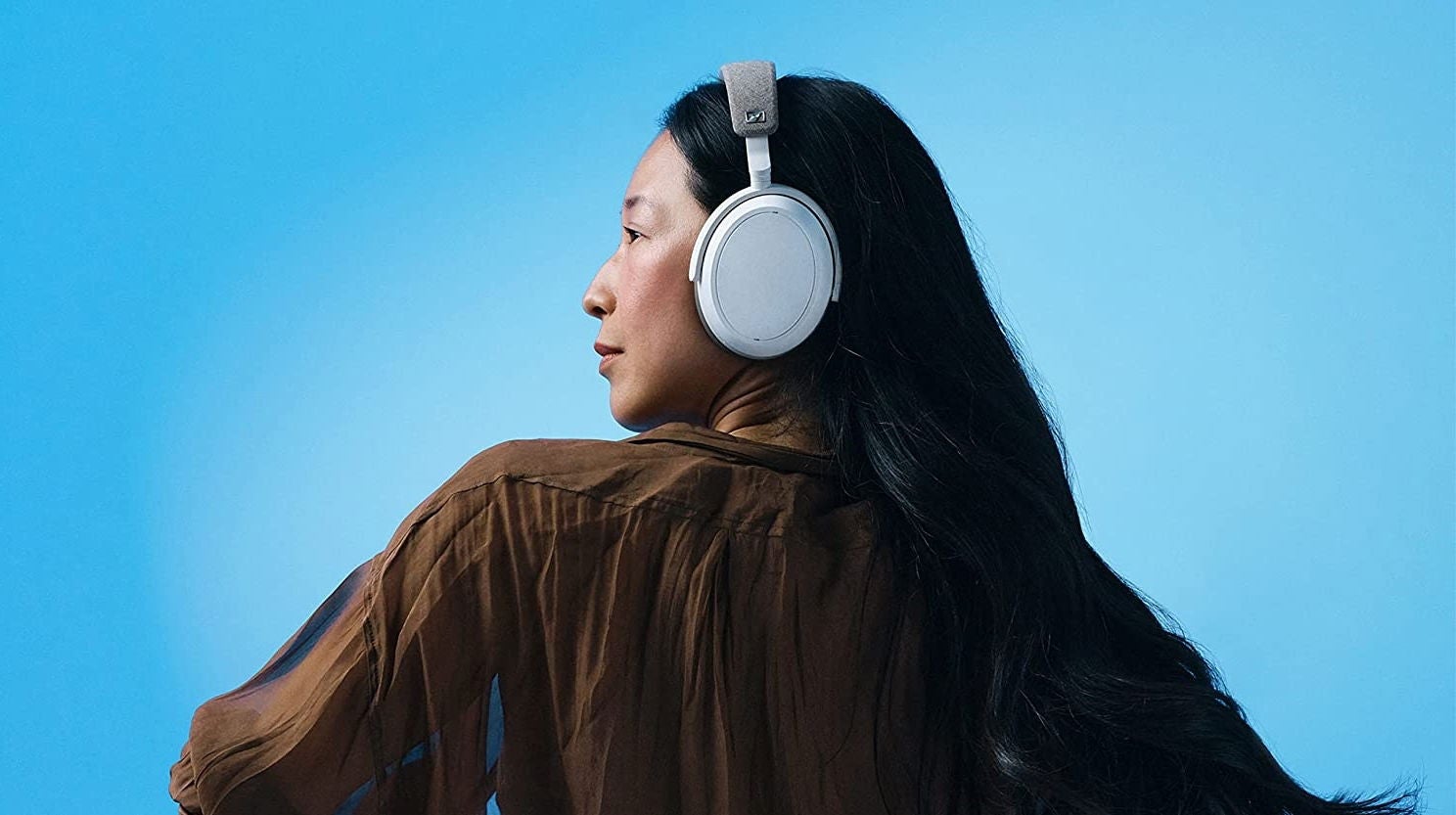 Estos cascos de Sennheiser tienen un diseño muy premium y una batería para 60 horas de uso.