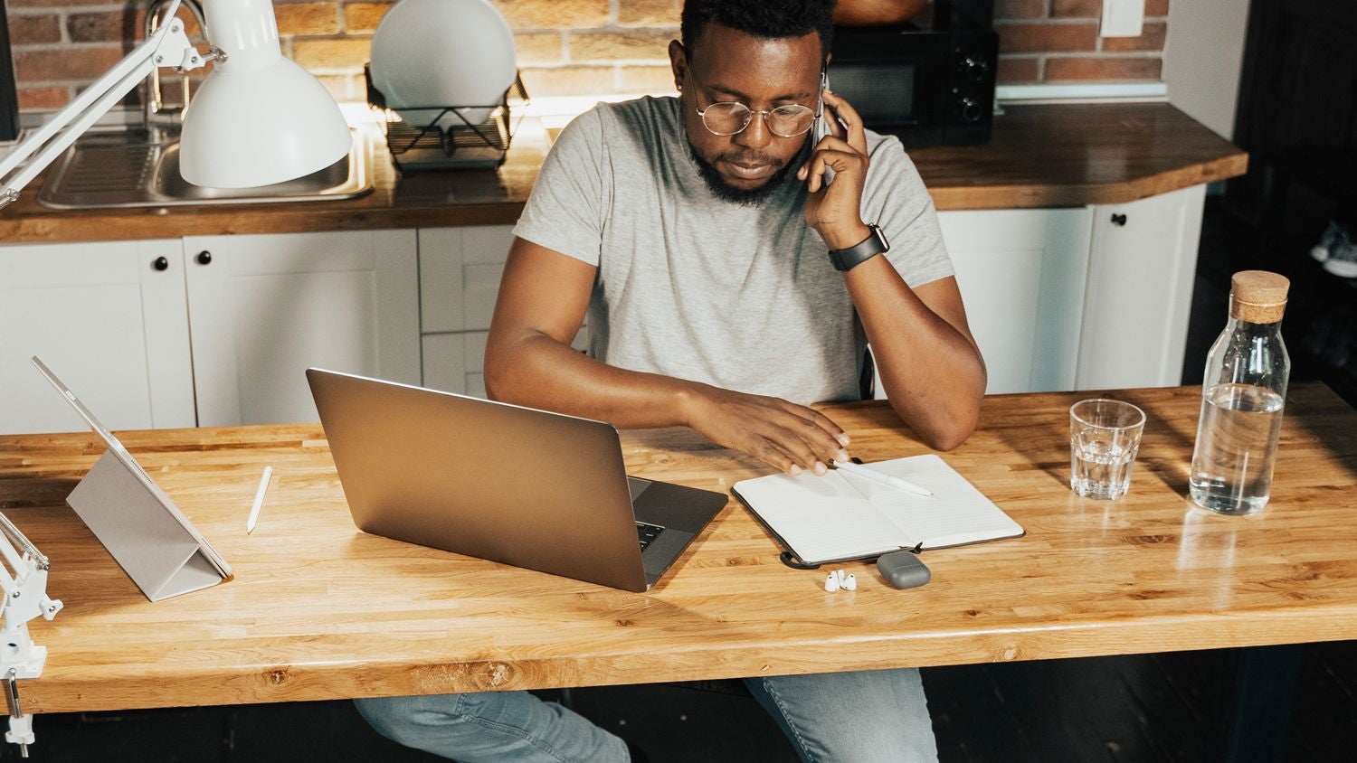 El tamaño y la potencia de un ordenador para trabajar en casa son sumamente importantes.