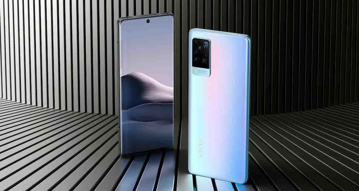 El nuevo X60 Pro de vivo, en todo su esplendor por delante y detrás.