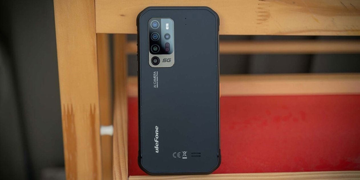 El resistente Ulefone Armor 11 también permite carga inalámbrica