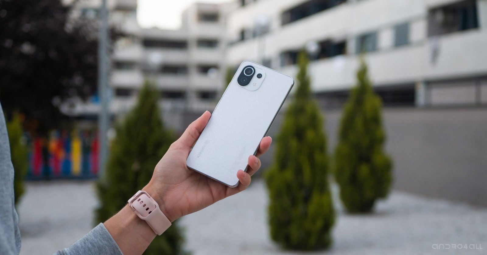 El Xiaomi 11 Lite 5G NE tiene dos ranuras para tarjetas SIM 5G.