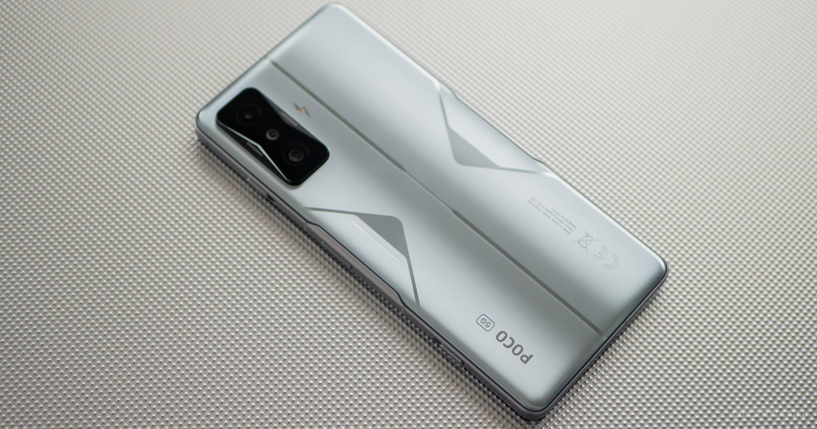 El POCO F4 GT es un móvil Dual SIM que promete ser un superventas / Imagen: Christian Collado