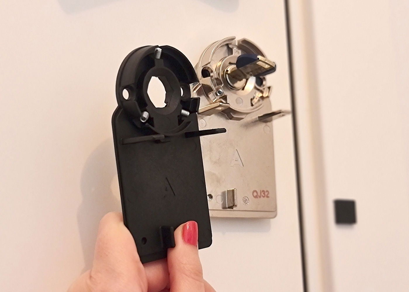 Los elementos de anclaje de Nuki, aptos para casi cualquier tipo de cerradura.