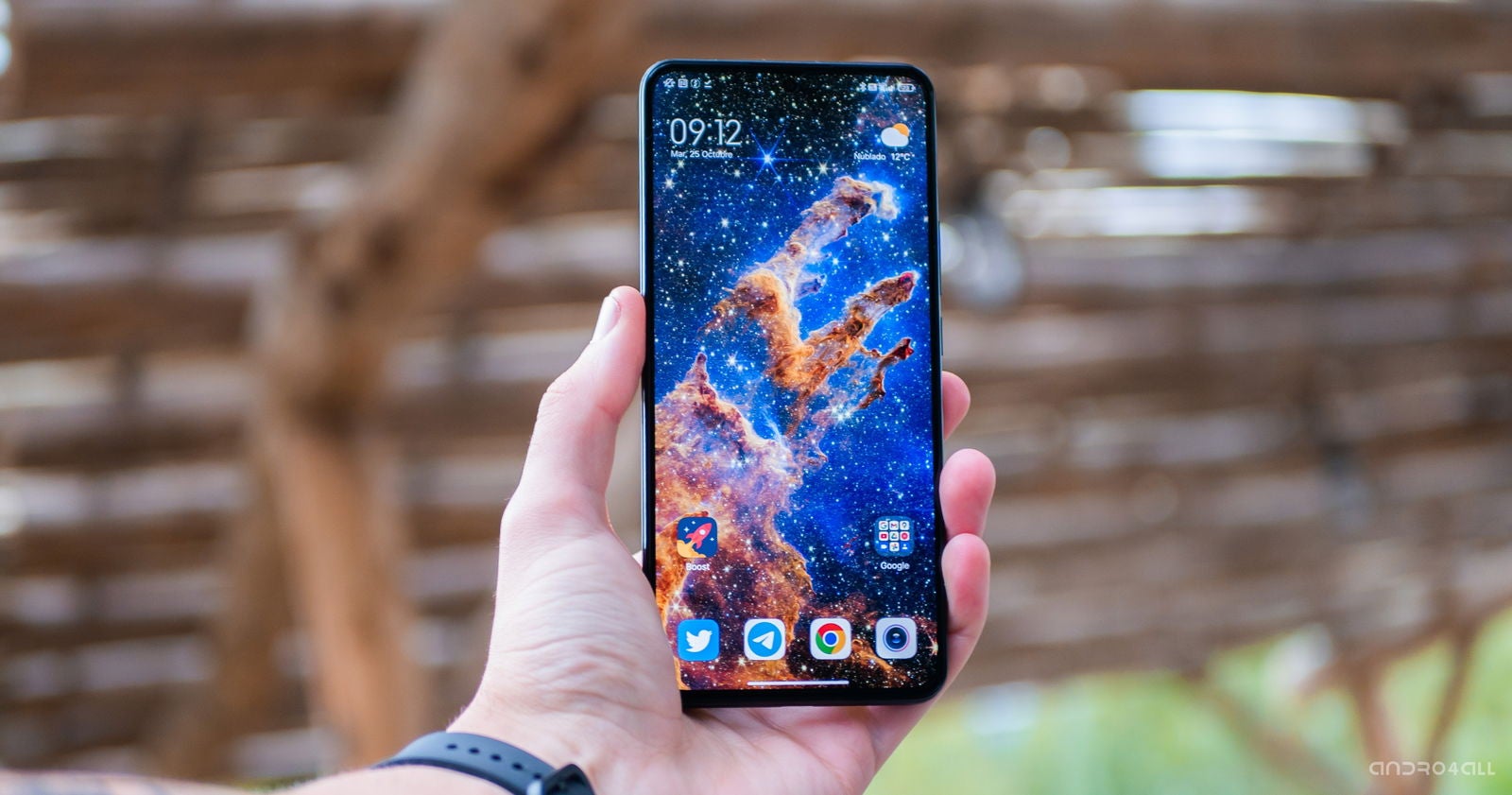 El Xiaomi 12T Pro tiene una pantalla AMOLED de gran calidad // Imagen: Christian Collado.