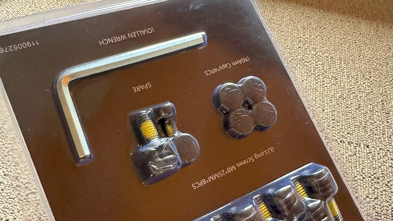 El proceso de montaje de la silla Corsair trae sus propias herramientas