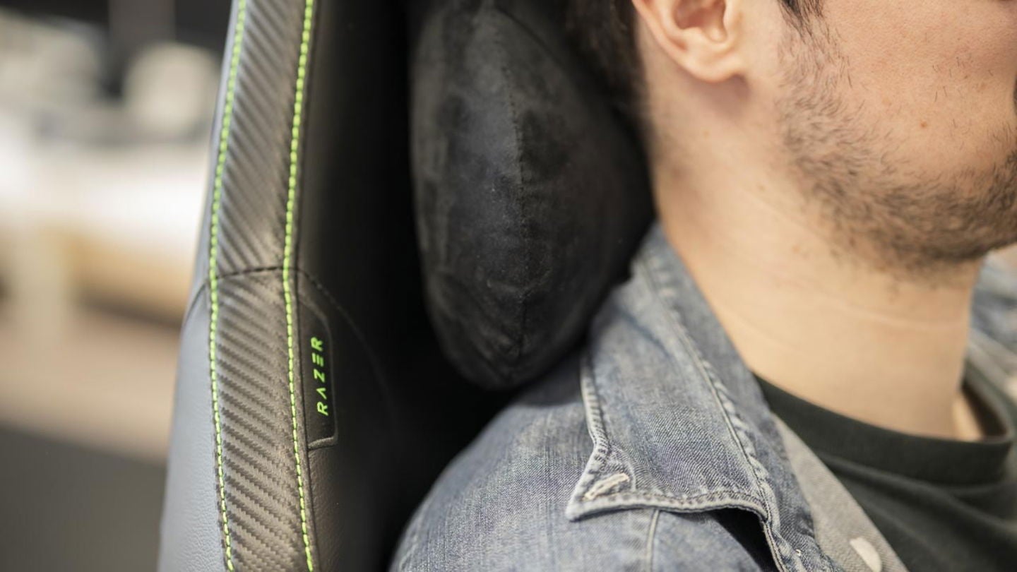 La silla incluye un reposacabezas de felpa | Fotografía de Rubén Ulloa