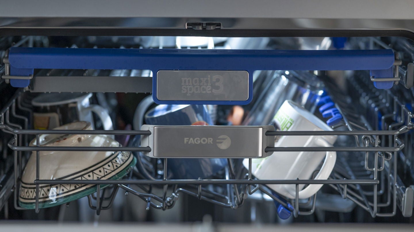 Gracias a MaxiSpace3, el lavavajillas aprovecha mejor el espacio / Fotografía de Rubén Ulloa