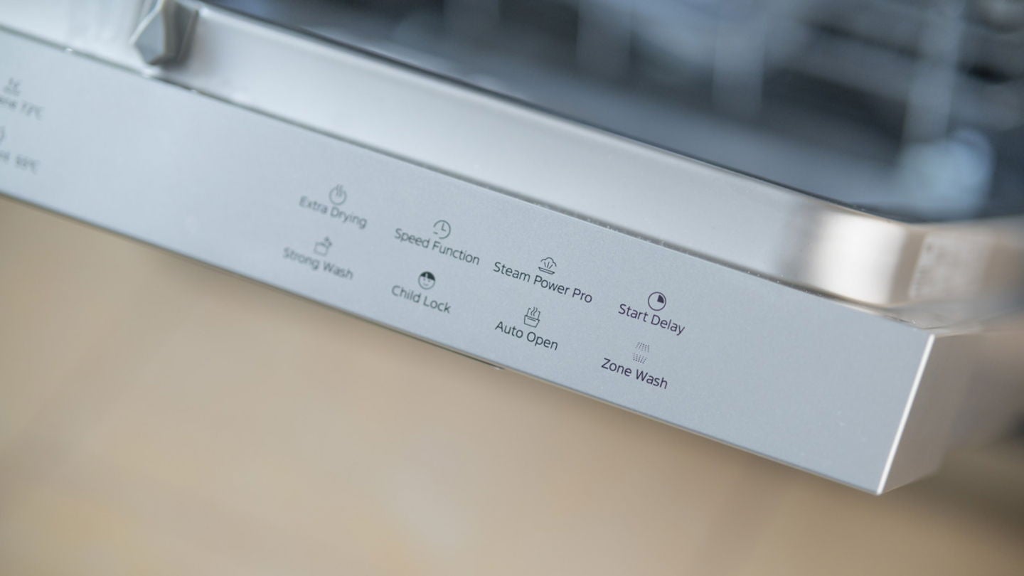 El Fagor 4LVF-637ADX viene equipado con una gran cantidad de programas y funcionalidades / Fotografía de Rubén Ulloa