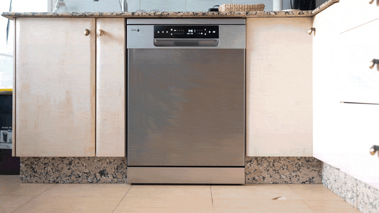 La versatilidad del interiores es una de las claves de este lavavajillas de Fagor / Fotografía de Rubén Ulloa