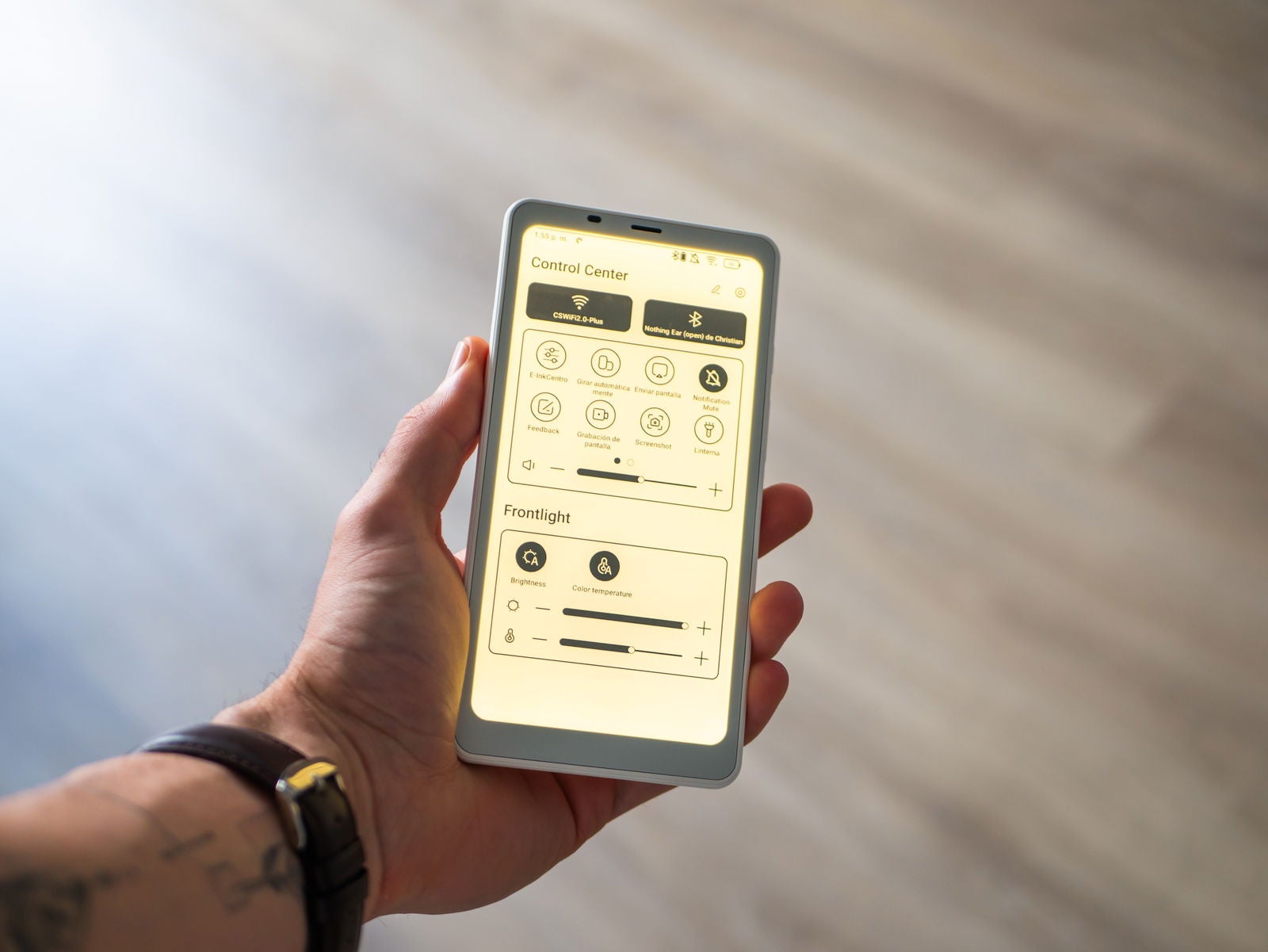 La retroiluminación de la pantalla del BOOX Palma es configurable / Fotografía de Christian Collado