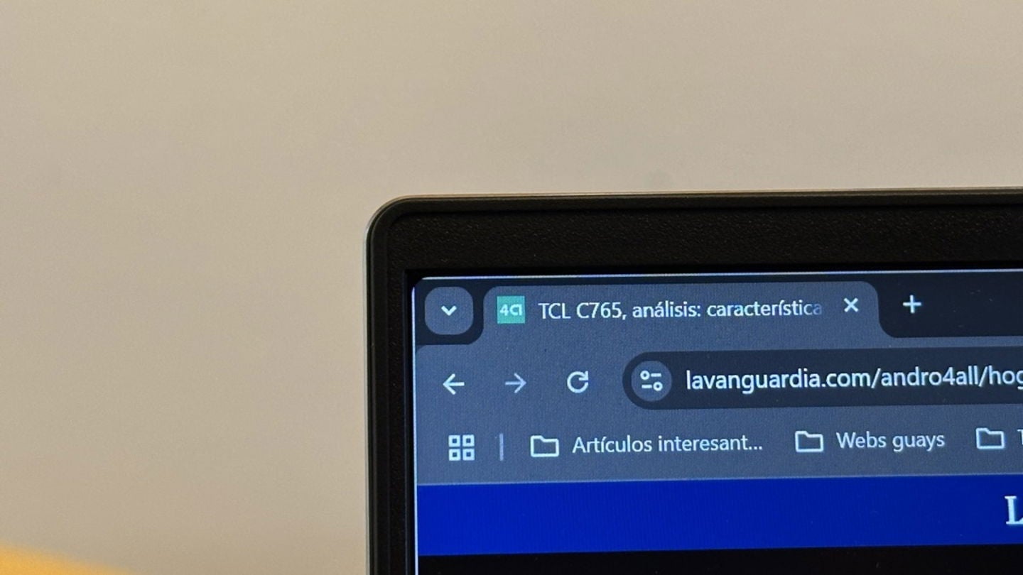 Las esquinas redondeadas generan fallos de diseño con la interfaz de Windows // Foto: Edgar Otero
