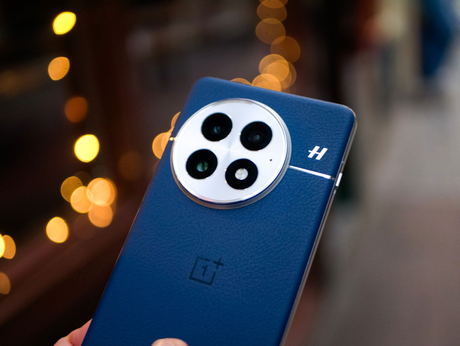 El módulo de cámaras del OnePlus 13, con el inconfundible sello de Hasselblad / Fotografía de Christian Collado