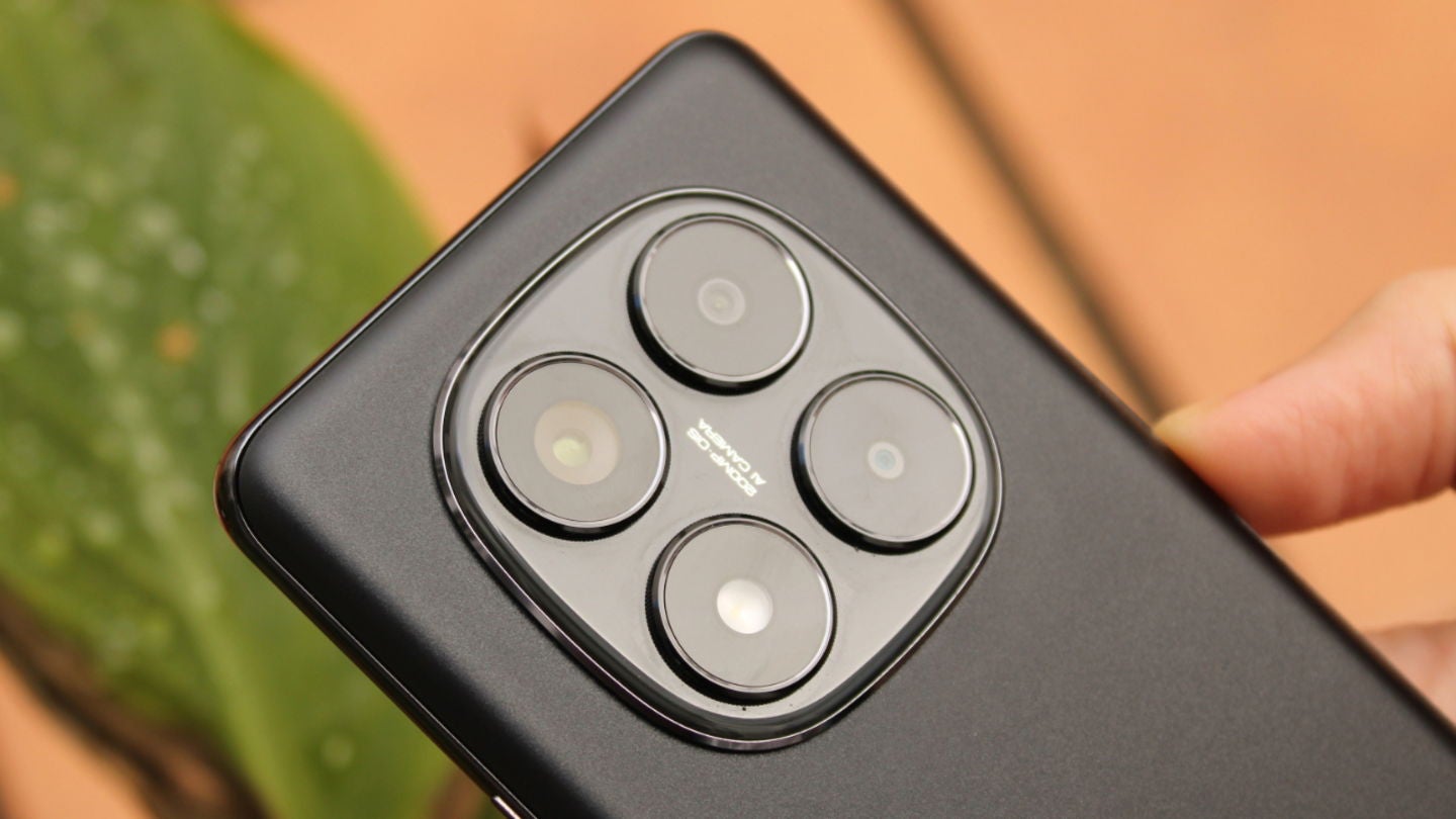 Tres son las cámaras traseras del Redmi Note 14 Pro 5G | Fotografía de Lucía Alcántara Gil