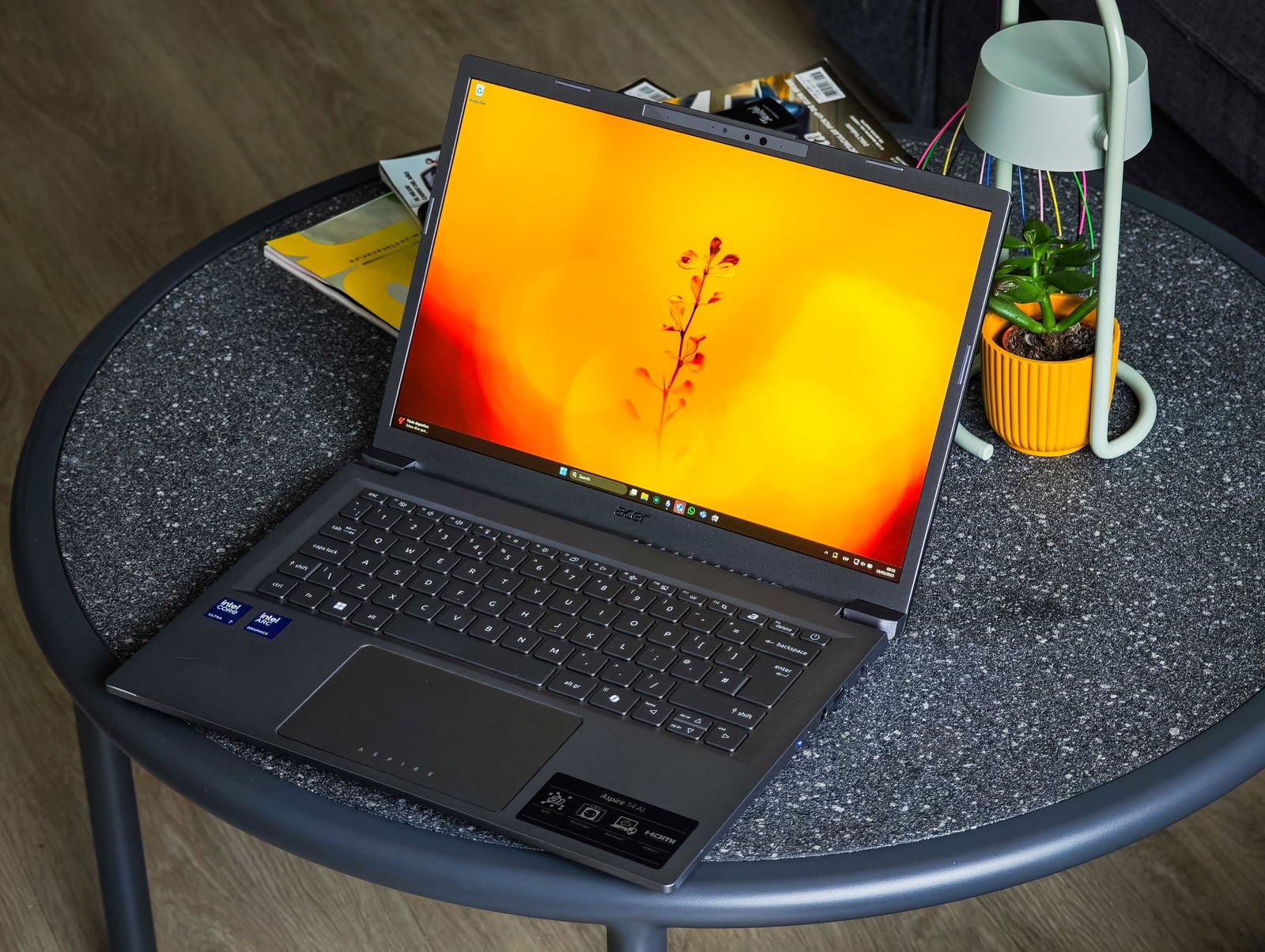 Un portátil correcto, con algunos puntos de mejora claros / Fotografía de Christian Collado