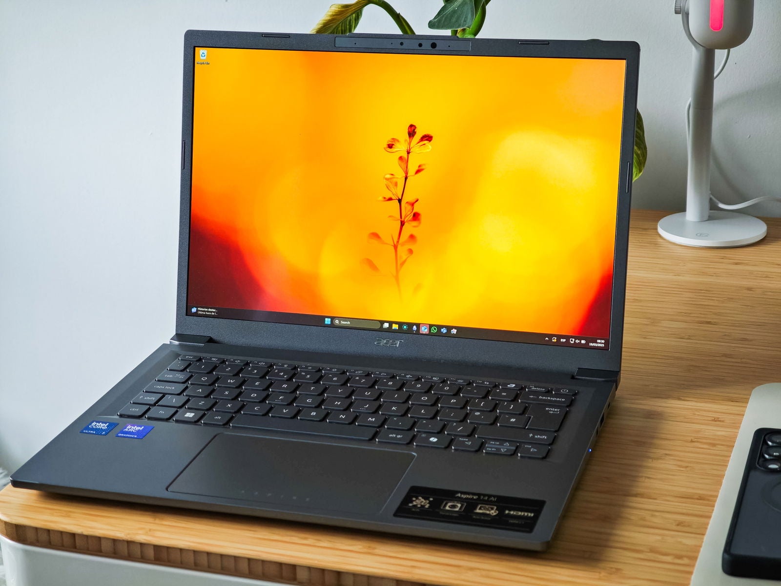 La pantalla es, sin duda, uno de los puntos más débiles del Acer Aspire 14 AI / Fotografía de Christian Collado
