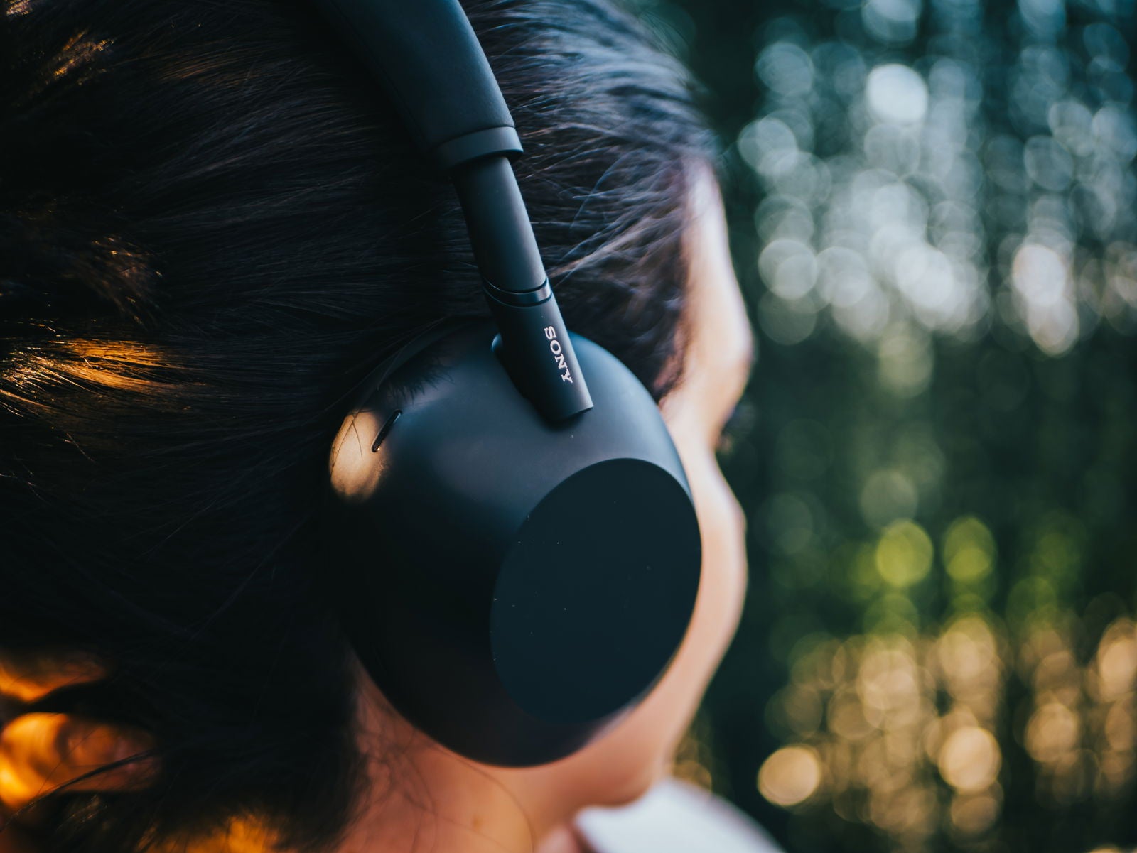 Puestos, los auriculares son mucho más cómodos que la generación previa / Fotografía de Christian Collado