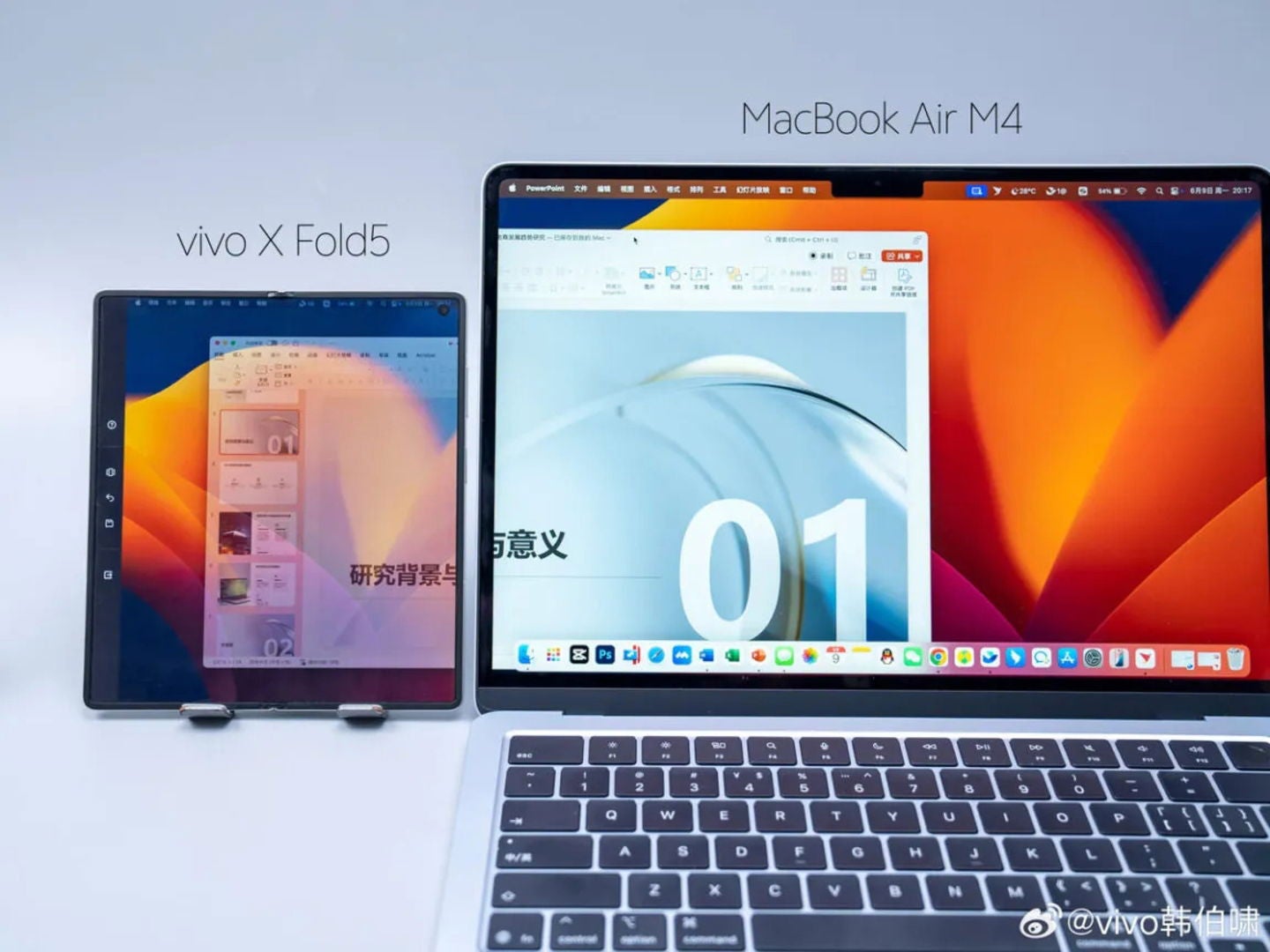 vivo X Fold 5 conectado a un Mac en modalidad de pantalla extendida
