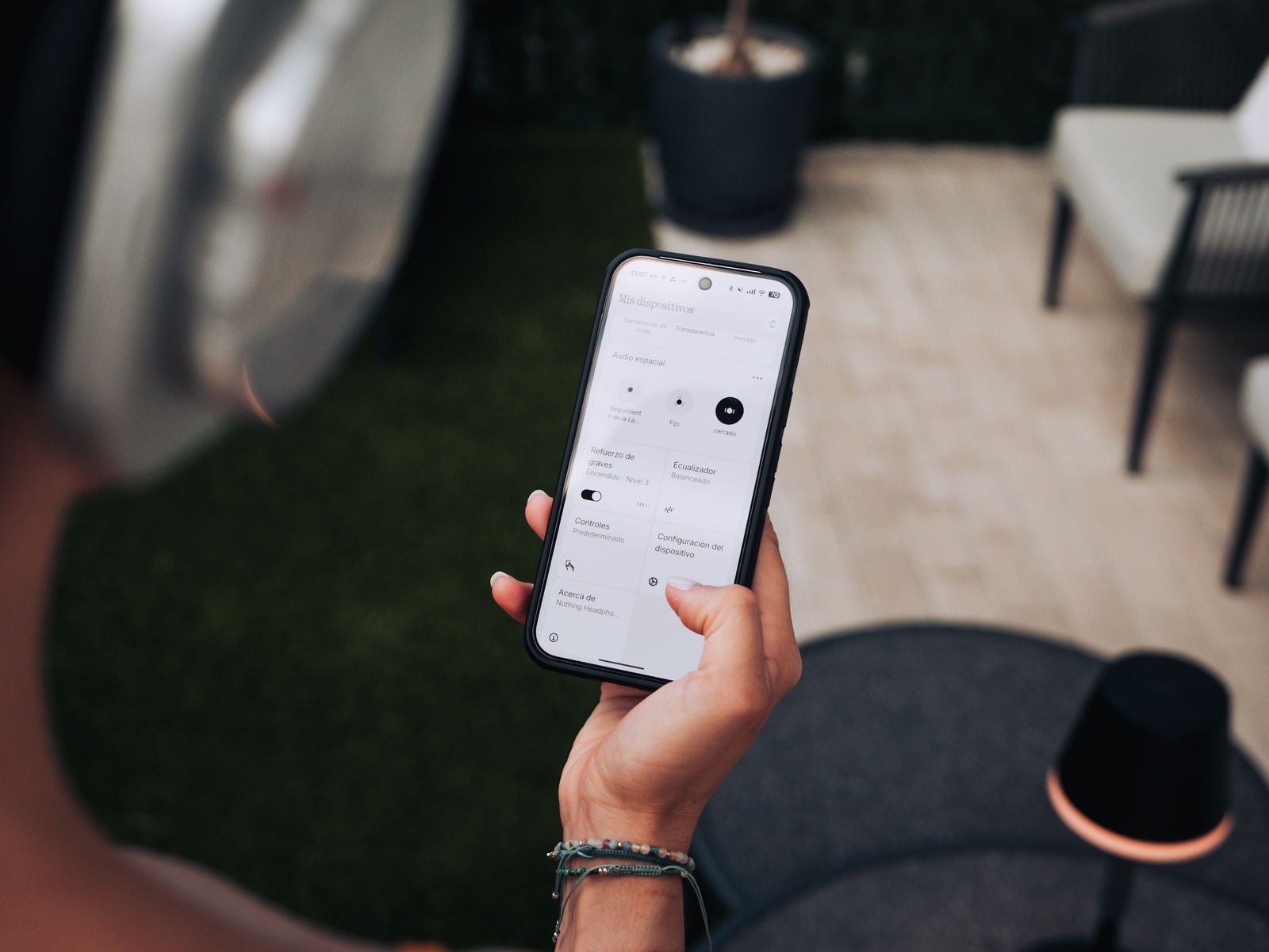 Aplicación de Nothing X en un smartphone / Fotografía de Christian Collado