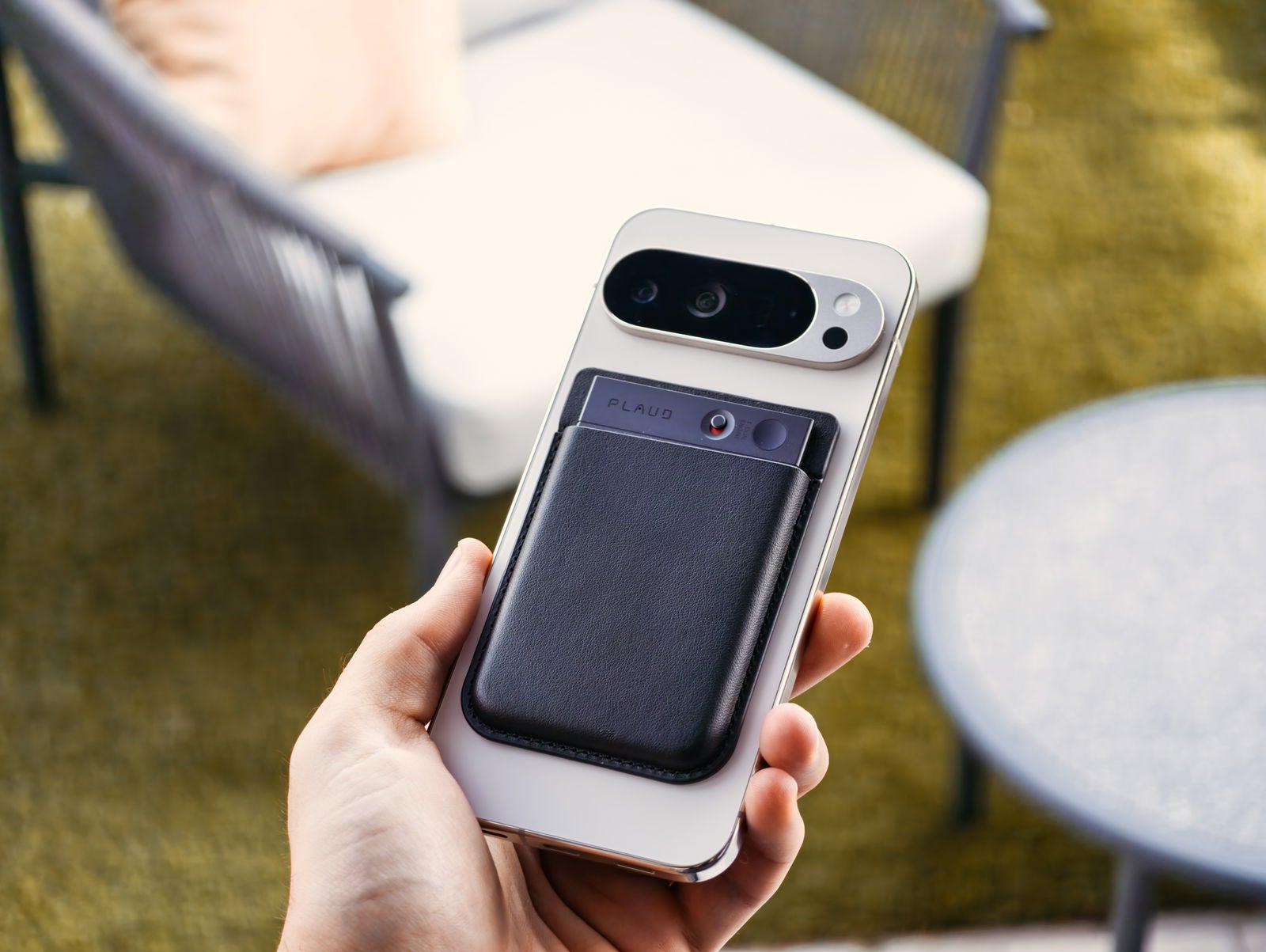 Un accesorio magnético acoplado a la parte trasera del Pixel 10 Pro XL, gracias a la tecnología PixelSnap / Fotografía de Christian Collado