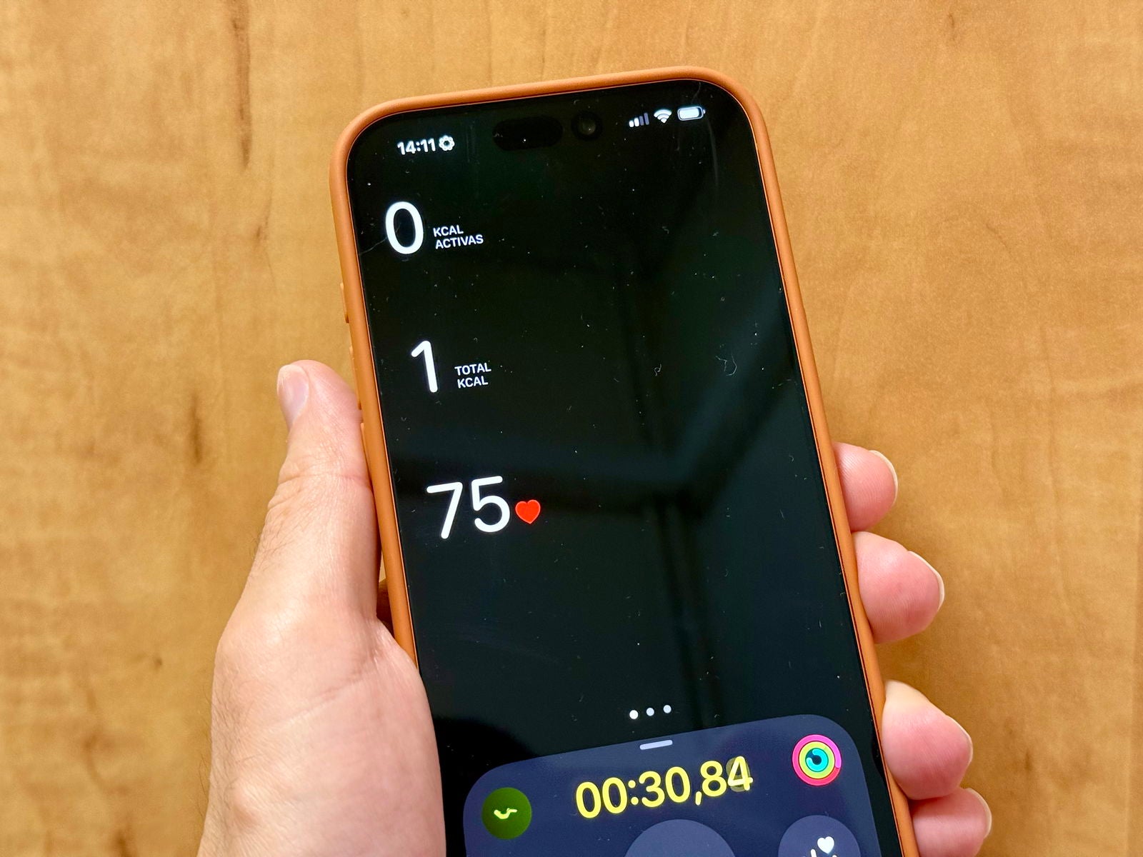 Ahora puedes iniciar entrenos desde la app Fitness y medir la frecuencia cardíaca con los AirPods Pro 3 | Fotografía de Fran Besora