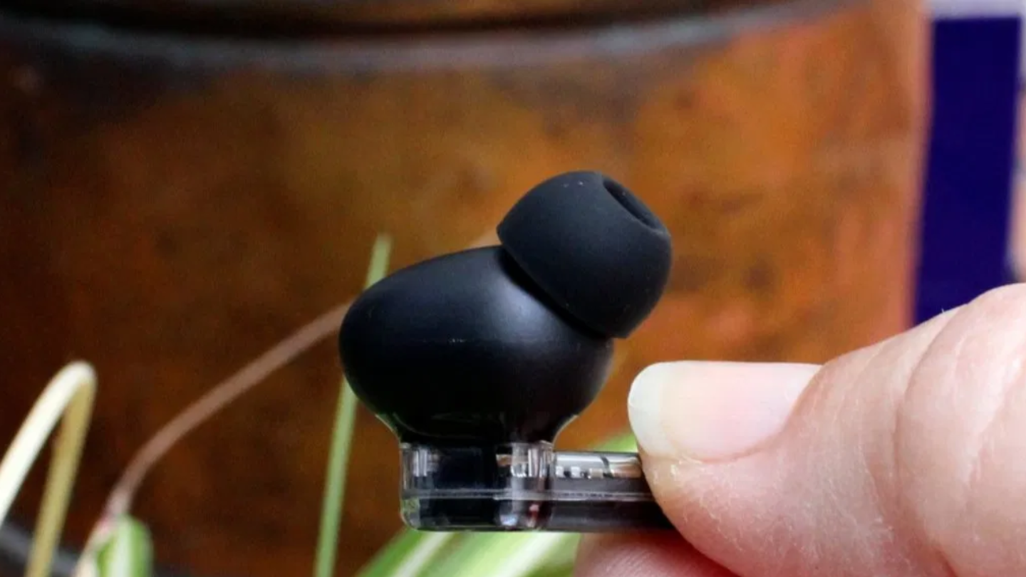 Los modelos con almohadilla se ajustan mejor al oído y permiten una experiencia más inmersiva