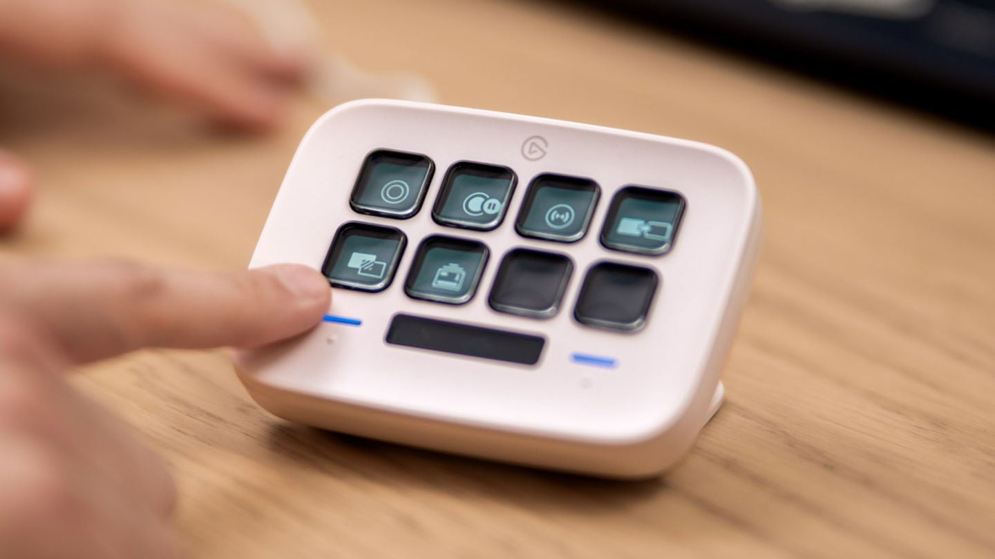 La Stream Deck Neo de Elgato y sus 8 botones personalizables / Fotografía de Elisa Piñón