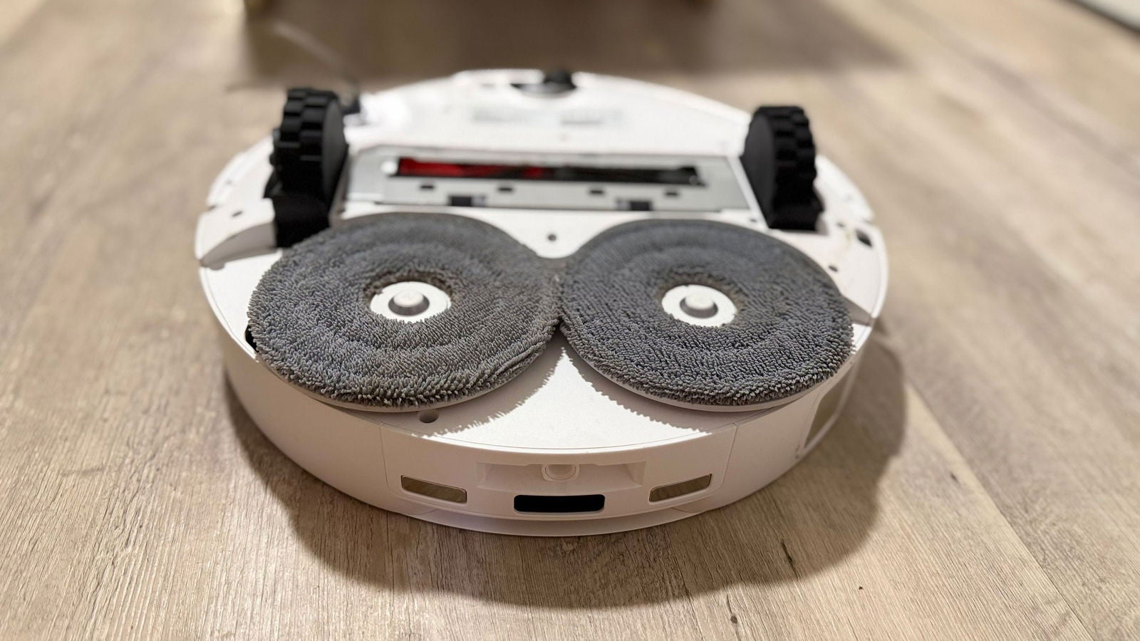 Así se ven las mopas del Roborock Qrevo Curv 2 Pro después de dos semanas de uso / Fotografía por Paola Mejia