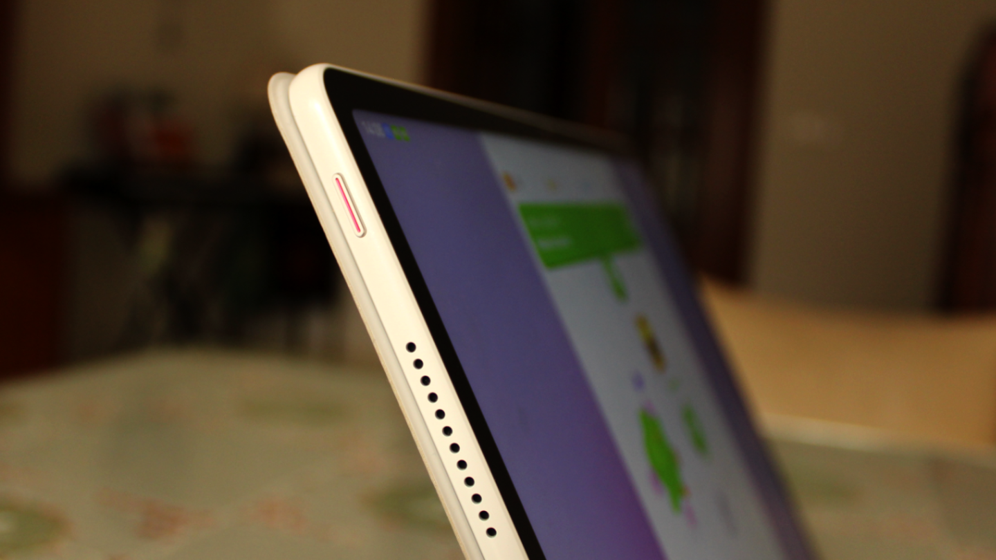 El grosor de esta tablet HUAWEI es delgadísimo, de apenas 5,9 milímetros | Fotografía de Beatriz Alcántara Gil