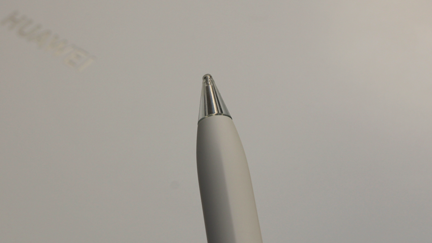Podrás elegir entre tres puntas diferentes para el HUAWEI M-Pencil Pro | Fotografía de Lucía Alcántara Gil