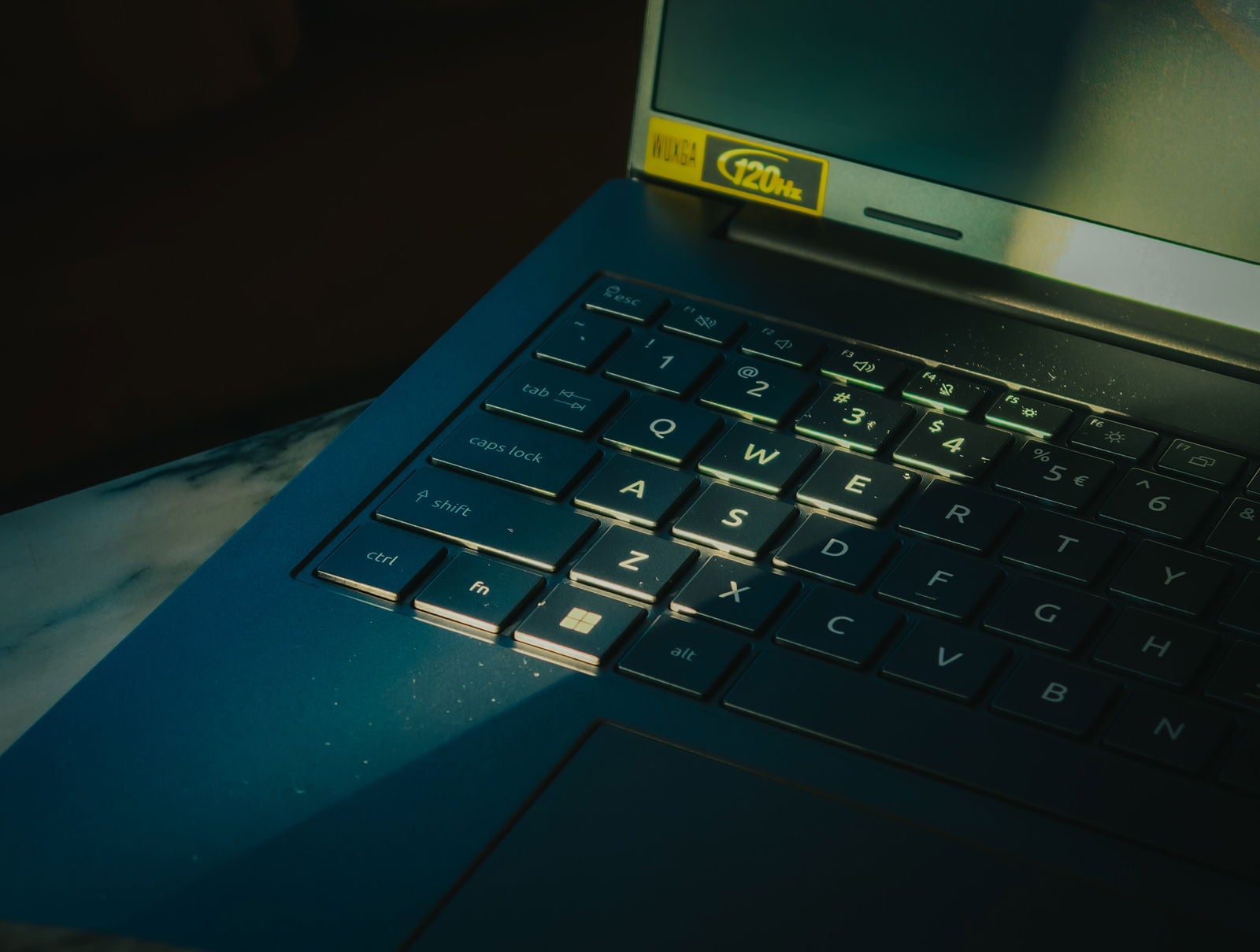 Primer plano del teclado del Acer Aspire 16 AI / Fotografía de Christian Collado