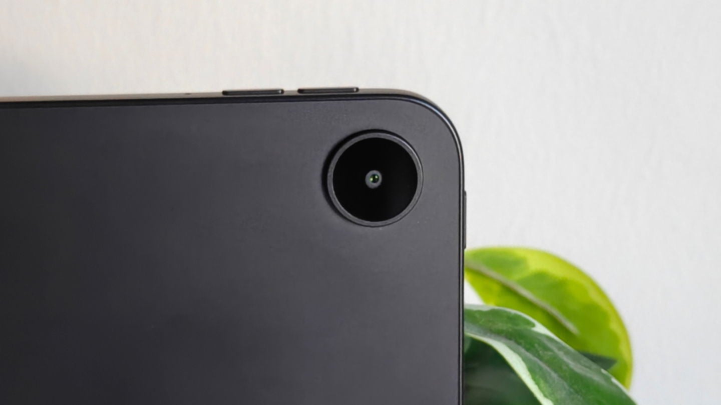 La cámara trasera de 8 megapíxeles de la OnePlus Pad Go 2 / Fotografía: David Freire