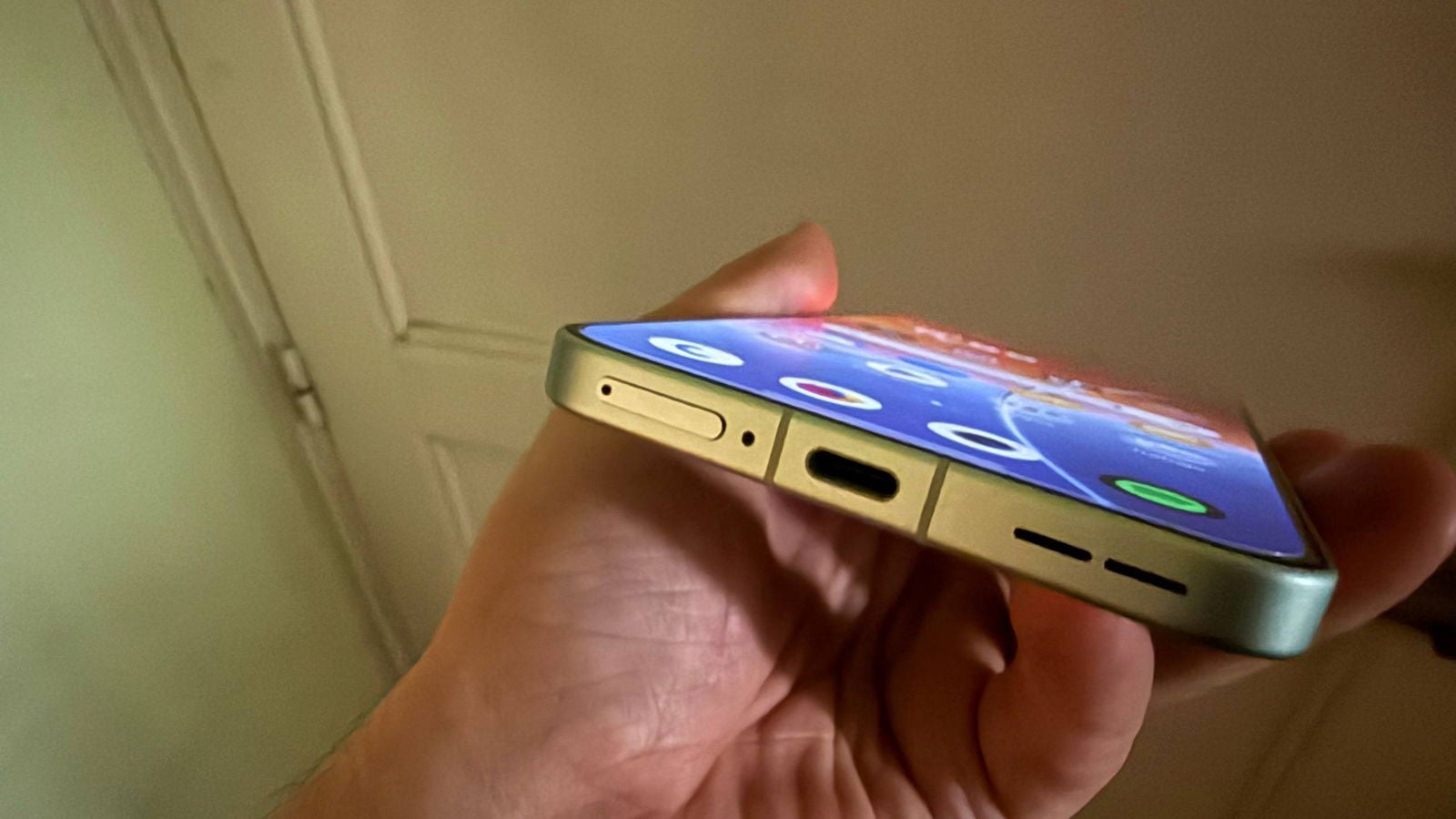 Gran conectividad, pero, ¿era necesario un USB 2.0 en 2026?