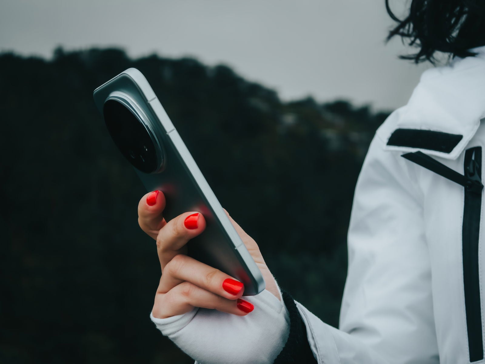 Parte lateral del HONOR Magic 8 Pro / Fotografía de Christian Collado