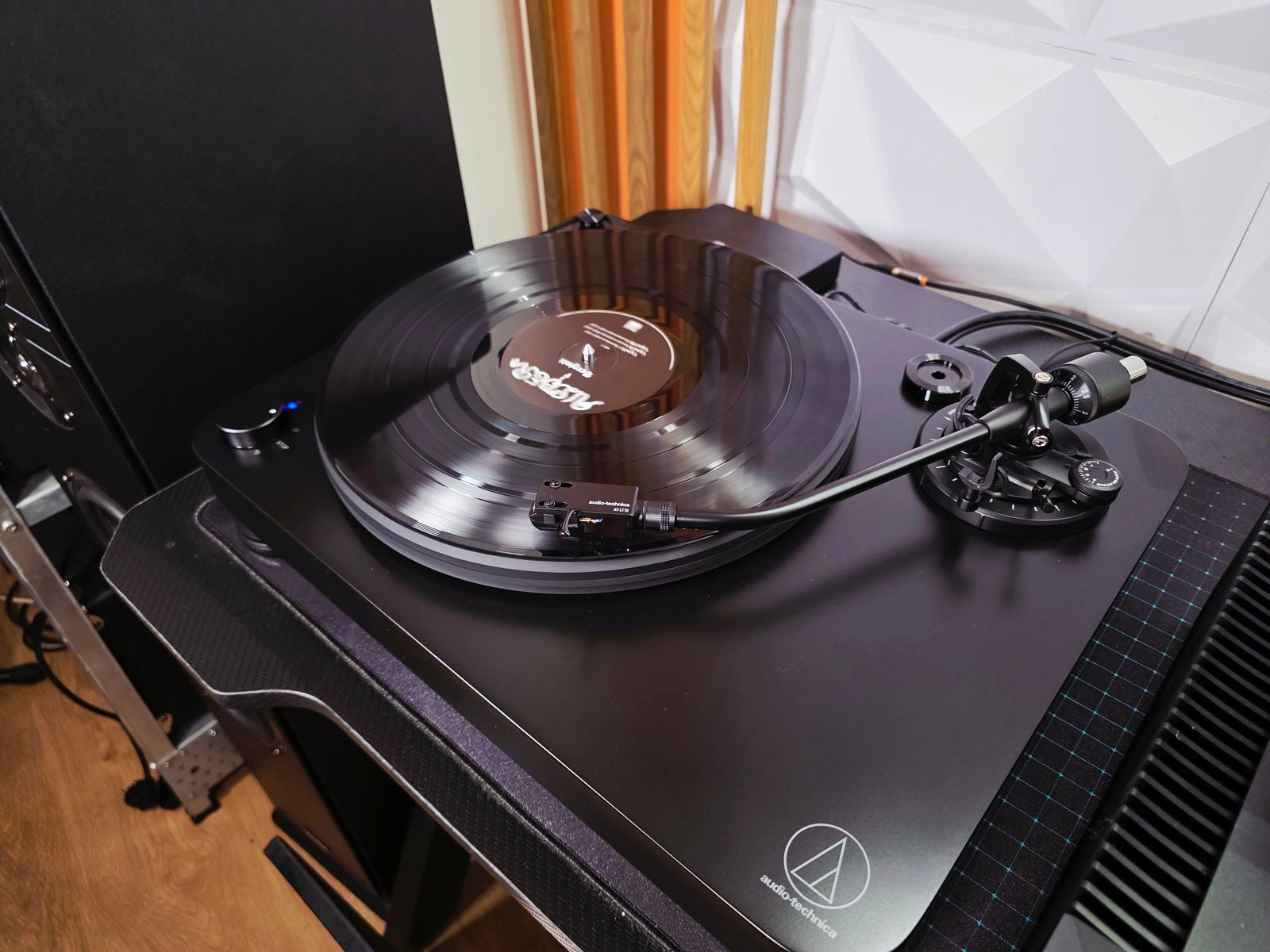 El Audio-Technica AT-LP7X es un plato increíblemente versátil en lo que a sonido respecta