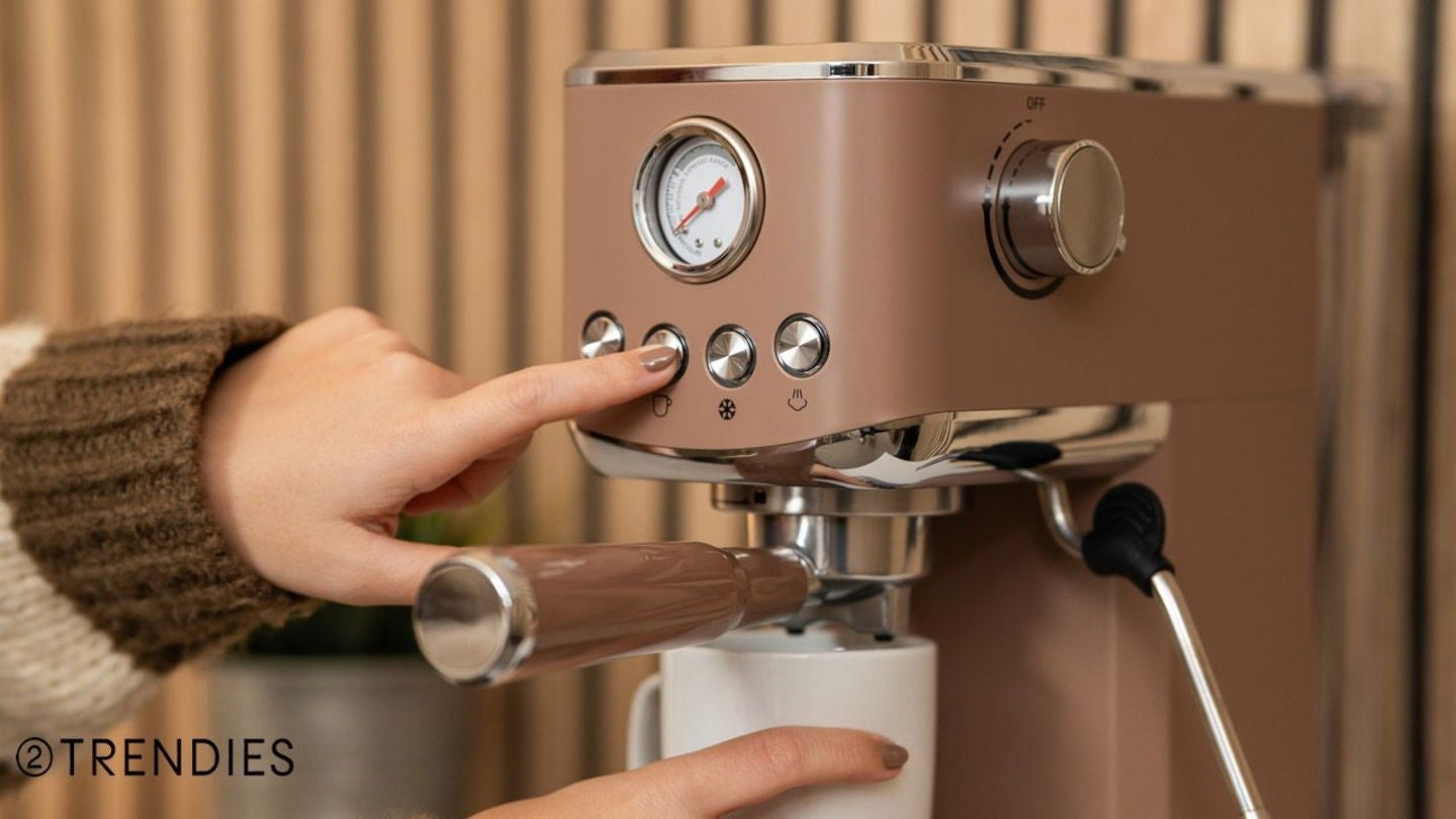 Una dosis de calma que acompaña las mañanas lentas: café a tu ritmo y sin salir de casa | Fotografía: Elisa Piñón