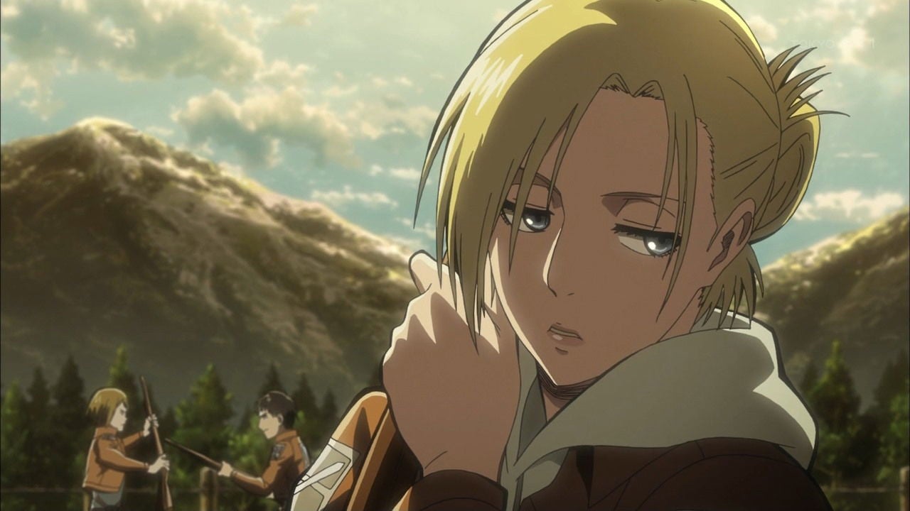 Annie Leonhart tiene un carácter difícil hacia los demás.
