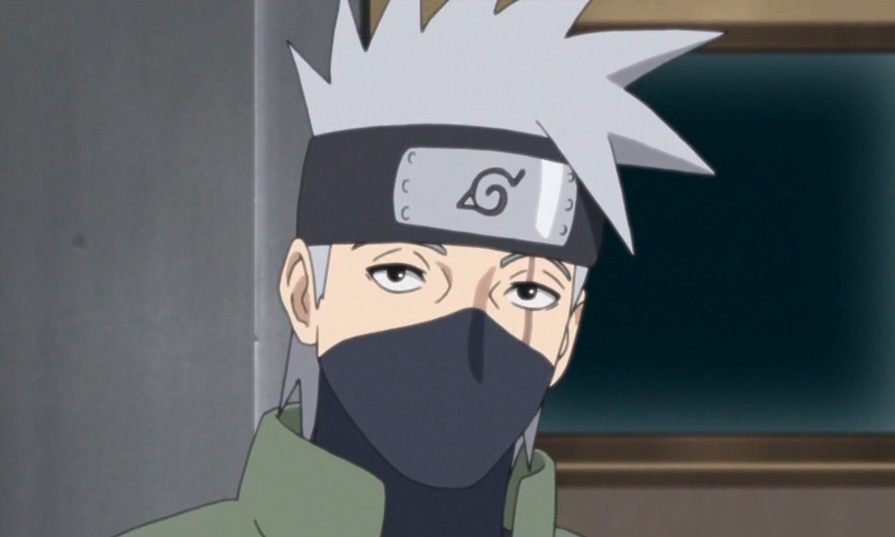 La apariencia de Kakashi es impasible y con la mirada de indiferencia.