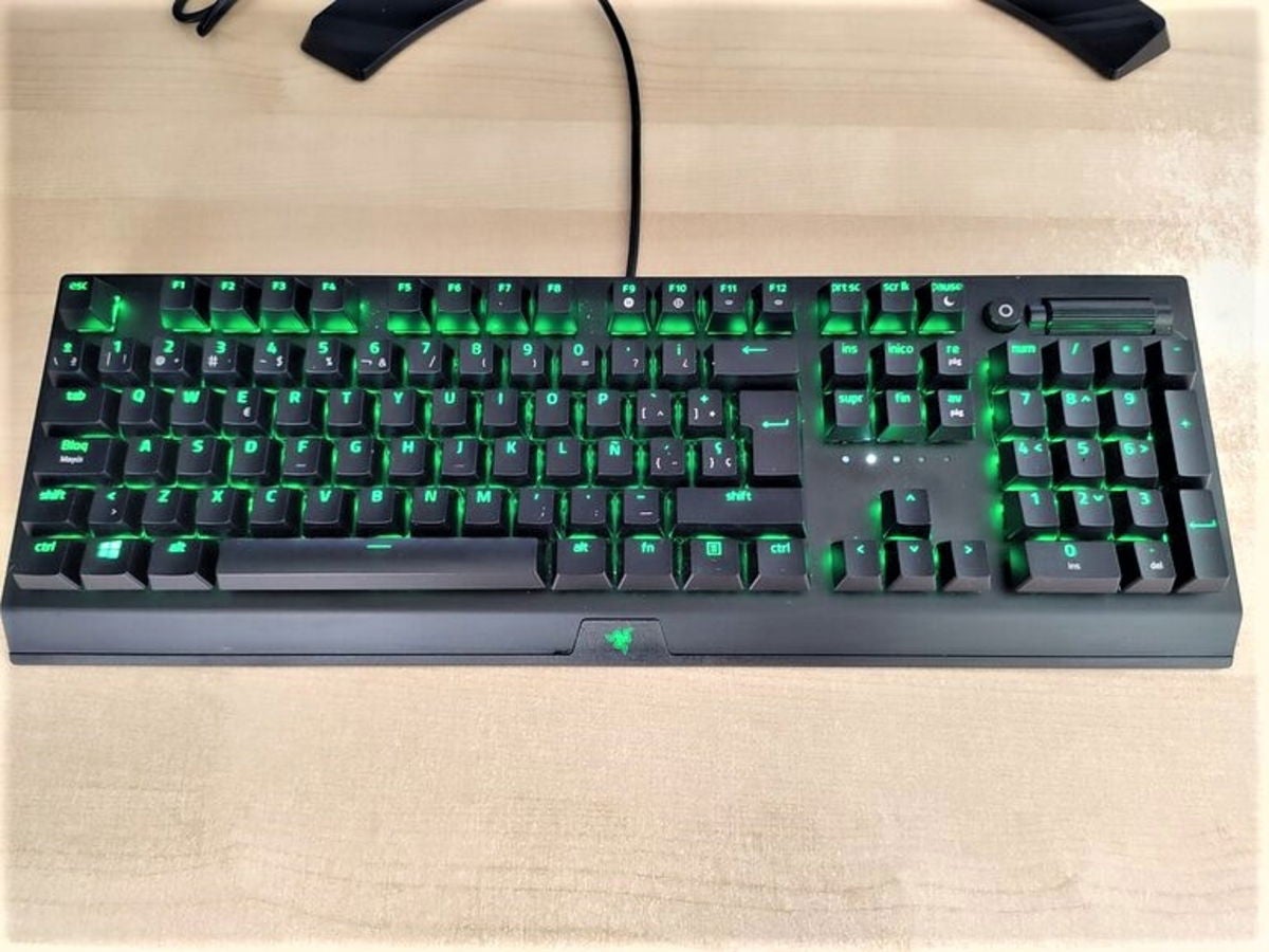 La estructura del Razer BlackWidow V3 es de aluminio