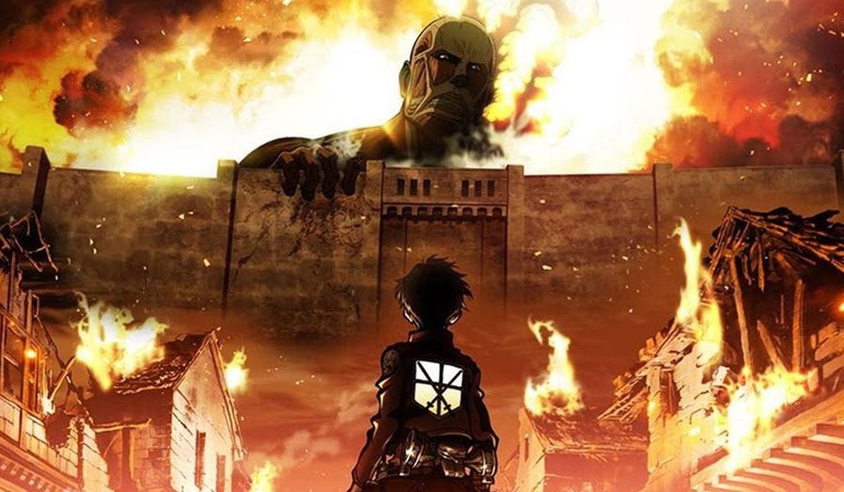 Eren contra el Titán Colosal de la temporada 1