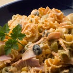 Ensaladilla de pasta y jamón