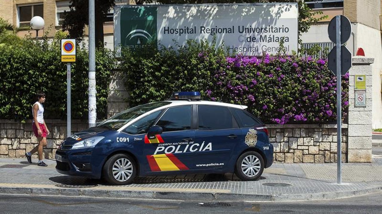 Muere un turista al lanzarse desde un cuarto piso durante el incendio de un hotel en Tenerife