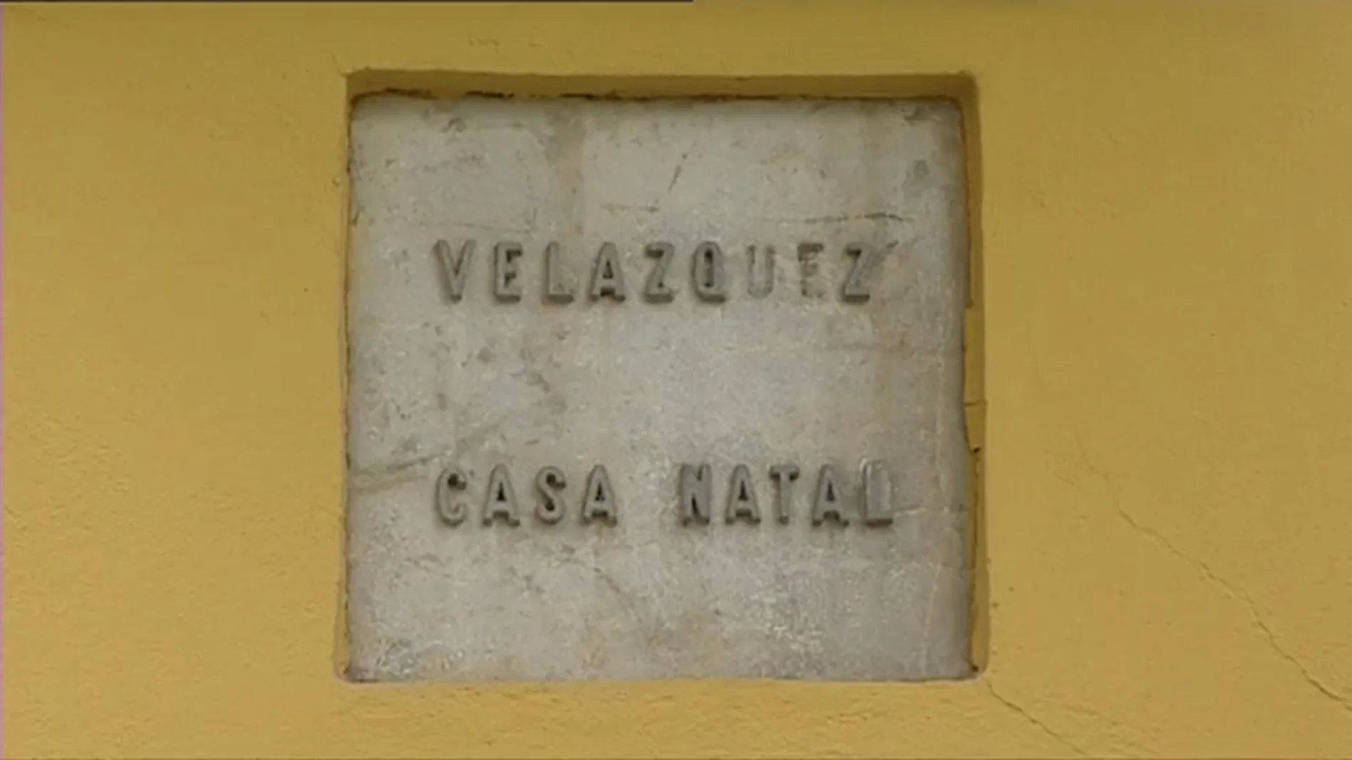 Frame 4.226959 de: Los diseñadores Victorio & Lucchino pierden la casa natal del pintor Velázquez por sus deudas