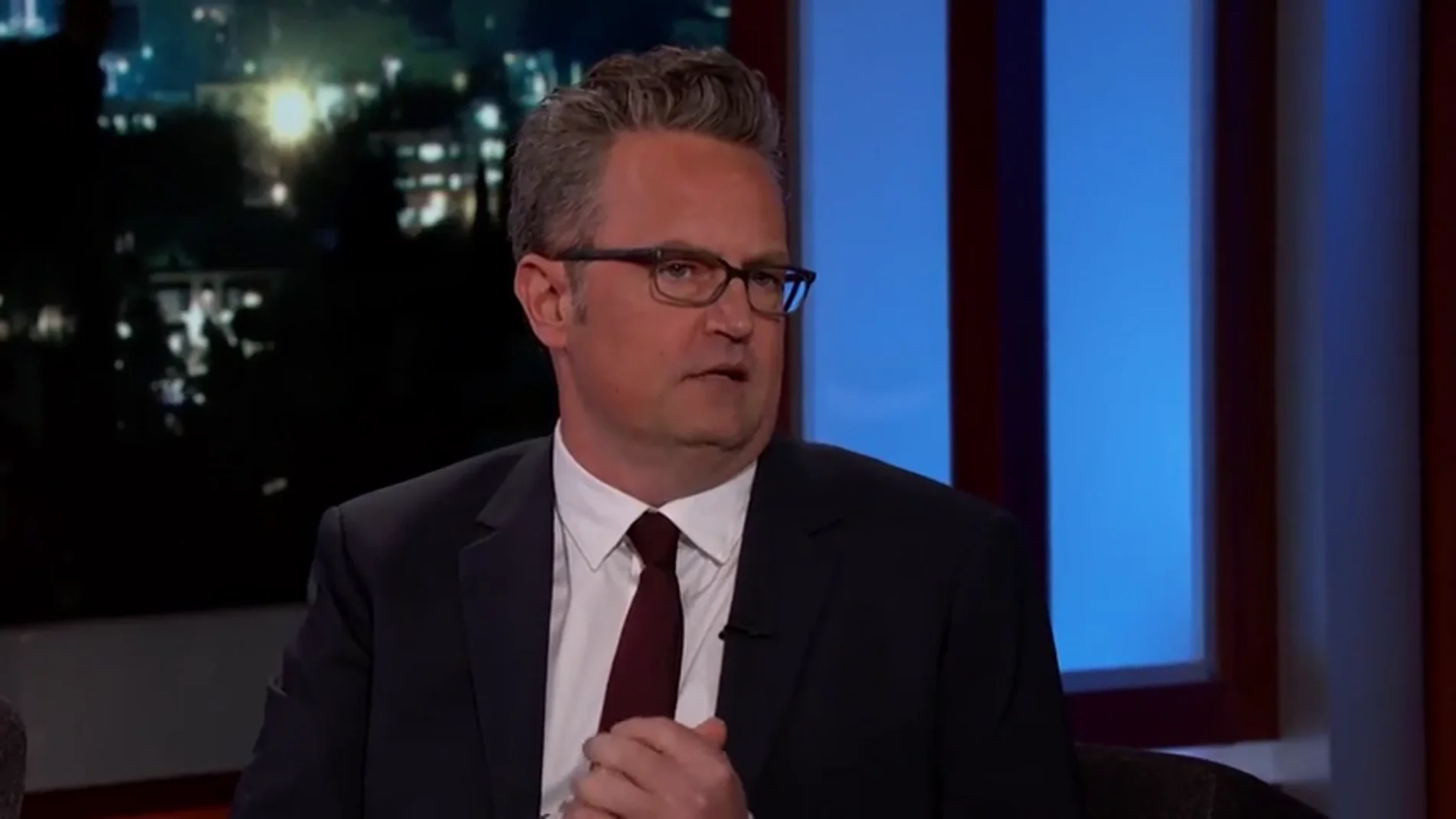 Frame 48.644097 de: Matthew Perry de 'Friends' pegó una paliza al primer ministro de Canadá, Justin Trudeau
