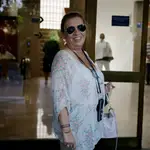 Carmen Borrego visita a su madre, Mª Teresa Campos, en el hospital